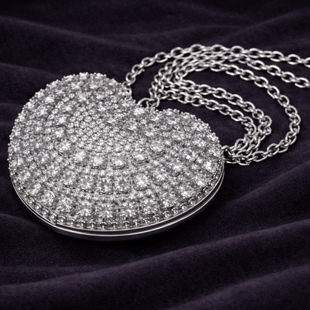 Mini Crystal Heart Clutch