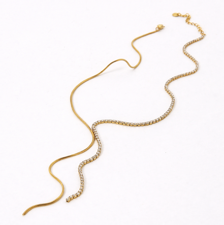 Veronica Lariat