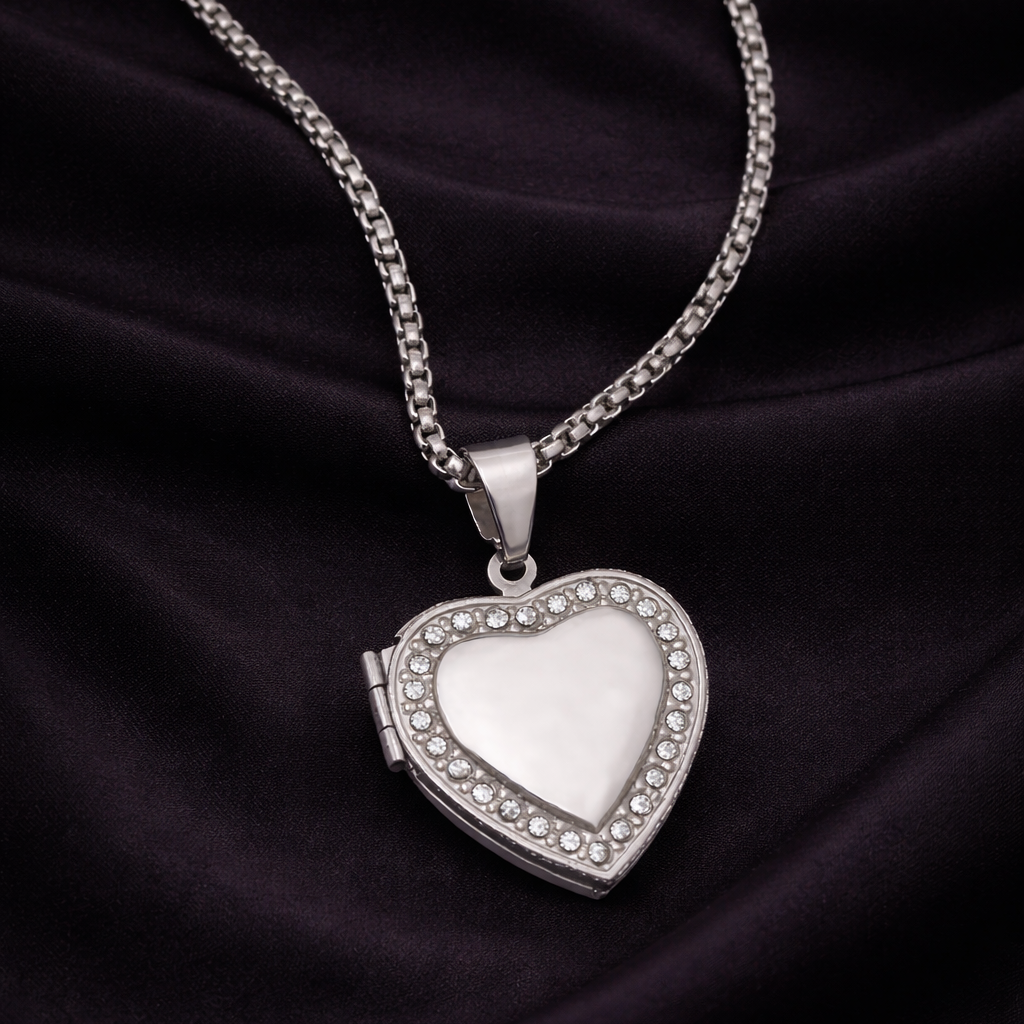 Juliette Locket