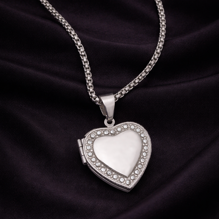 Juliette Locket
